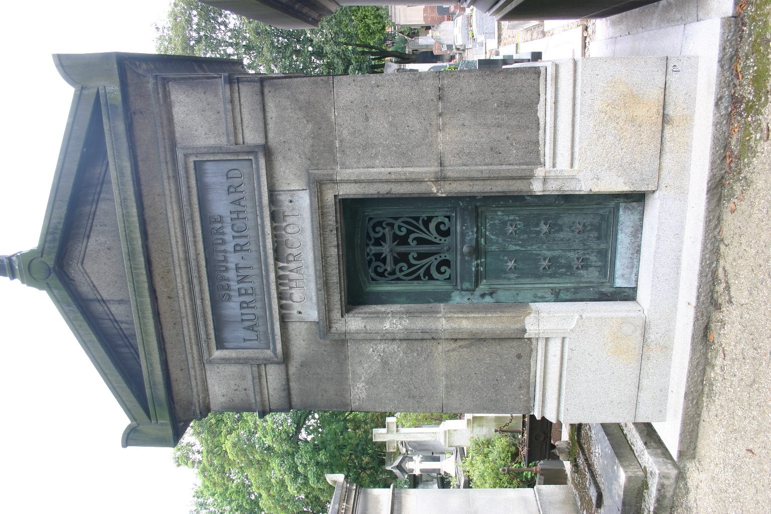 Jean-Martin%20Charcot%27s%20tomb%2C%20Montmartre%20Cemetery%2C%20Paris%20%282%29.JPG